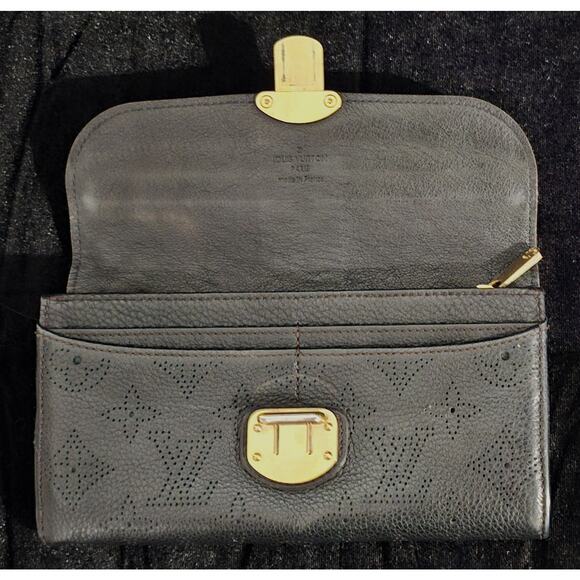 Louis Vuitton Mahina Portefeuille Amelia Black Gold Hardware Long Wallet - Picture 5 of 14